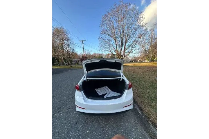 $7995 : Hyundai ELANTRA 2018 Limited image 6