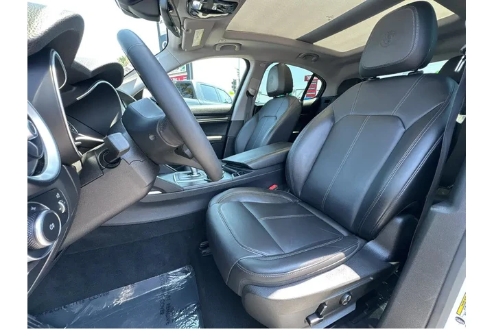 $17997 : 2019 Stelvio image 9
