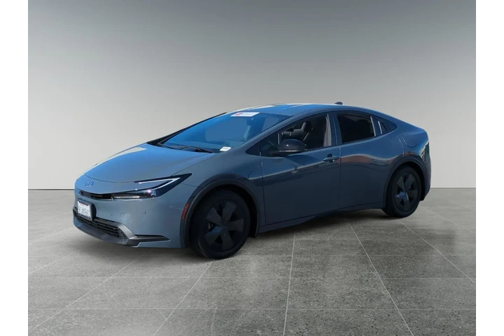 $31995 : Toyota Prius 2025 LE 4dr Hat image 1