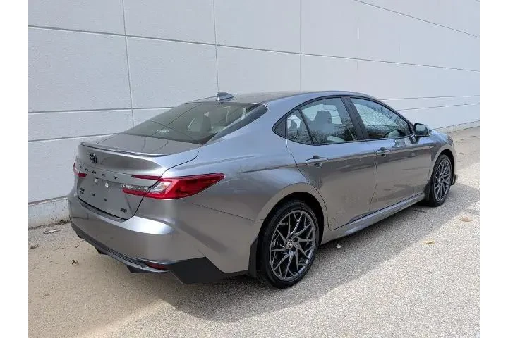 $30990 : Toyota Camry 2025 AWD SE 4dr image 7