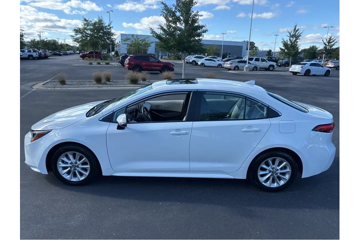 $22500 : Gold Certified2020 Corolla XLE image 10