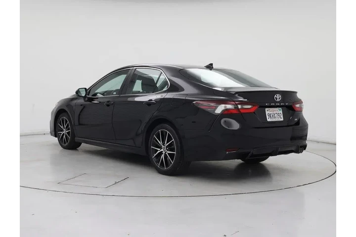 $27998 : Toyota Camry 2024 SE 4dr Sed image 2
