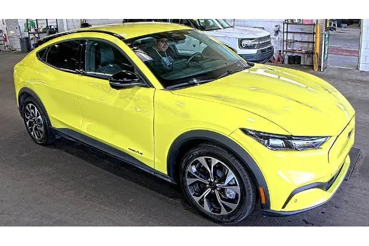 $30898 : Ford Mustang Mach-E 2025 Sel image 8