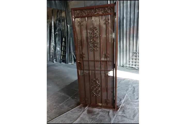 Instalación de cercas y puerta image 6