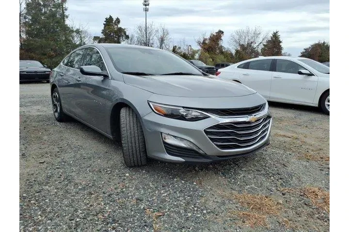 $18987 : Chevrolet Malibu 2024 LT 4dr image 4