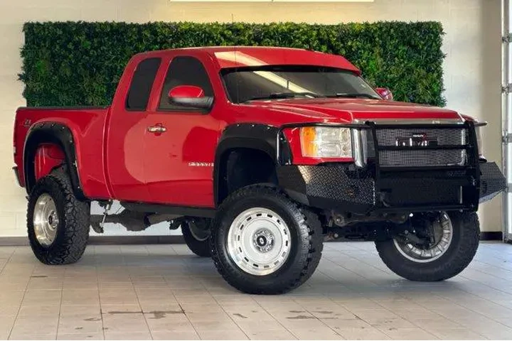 $11497 : GMC Sierra 1500 2007 SLT 4dr image 2