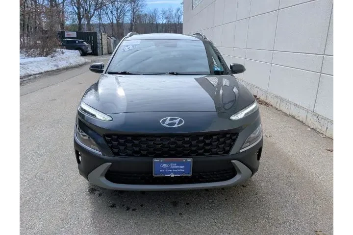 $17995 : Hyundai KONA 2022 AWD SEL 4d image 3