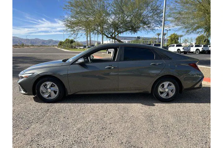 $18778 : Hyundai ELANTRA 2024 SE 4dr image 5