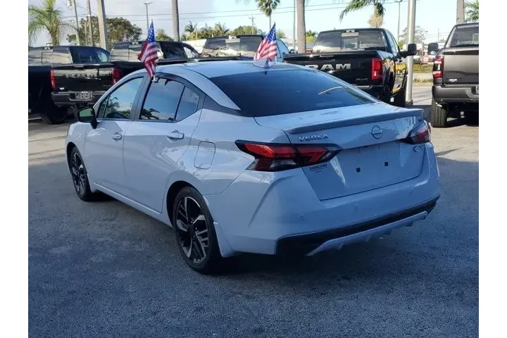 $16595 : Nissan Versa 2024 SR 4dr Sed image 5