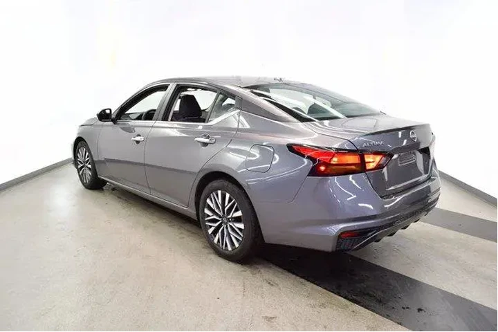 $21994 : Nissan Altima 2025 2.5 SV 4d image 5