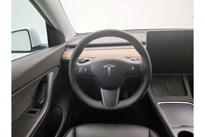 $26998 : Tesla Model Y 2022 AWD Long image 10