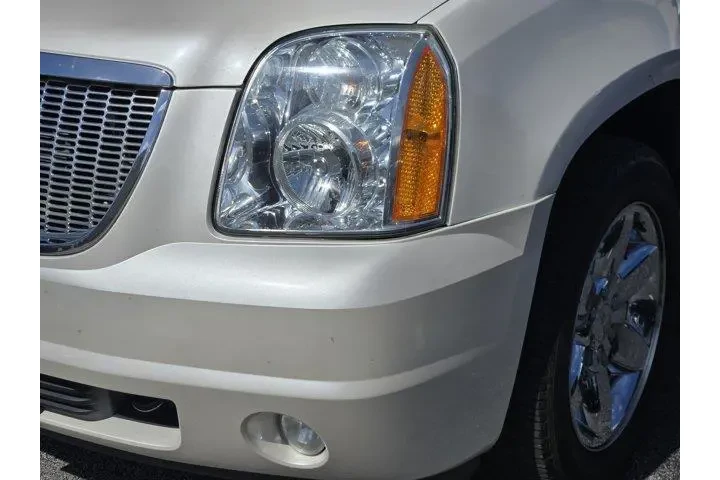 $12991 : GMC Yukon XL 2013 4x2 SLT 4d image 10