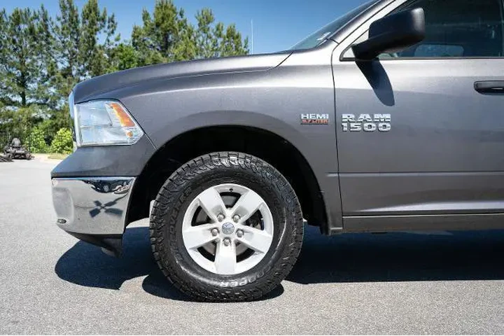 $19998 : Ram 1500 2015 4x4 Express 4d image 4