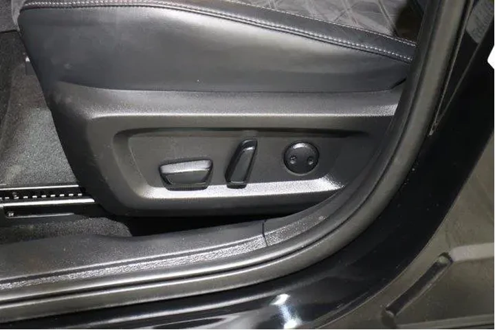 $25998 : Mitsubishi Outlander 2023 SE image 4