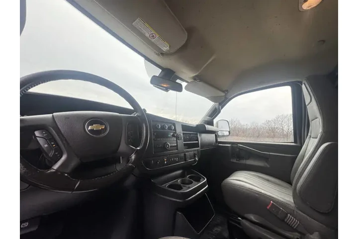 $10999 : 2020 Express 2500 image 6