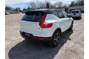 $26999 : 2022 XC40 T5 R-Design thumbnail