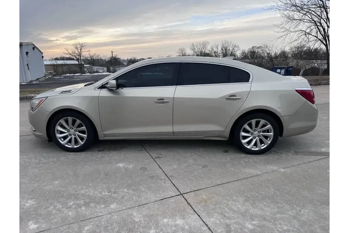 $11900 : 2015 LaCrosse Leather image 4