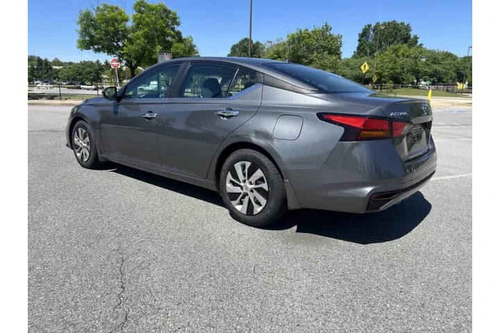 $11900 : 2019 Altima 2.5 S image 8