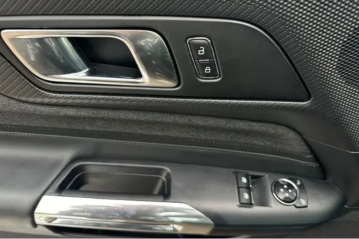 $33995 : Ford Mustang 2025 EcoBoost P image 10