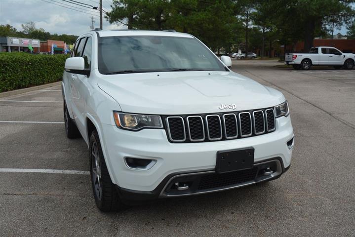 2018 Grand Cherokee Sterling image 8