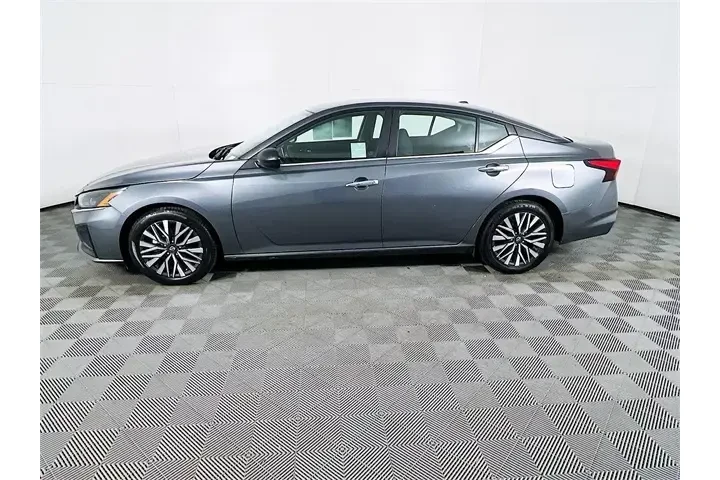 $18800 : Nissan Altima 2024 2.5 SV 4d image 4