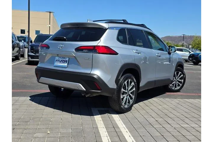 $26500 : Toyota Corolla Cross 2024 XL image 7