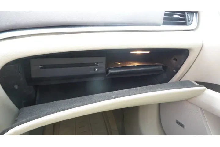 $12900 : 2013 XTS Premium Collection image 9