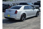 $21991 : Chrysler 300 2021 S V6 4dr S thumbnail