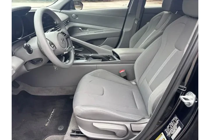 $17820 : Hyundai ELANTRA 2023 SE 4dr image 9