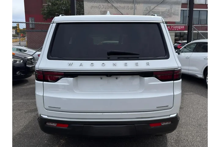 $39777 : Jeep Wagoneer 2022 4x4 Serie image 5