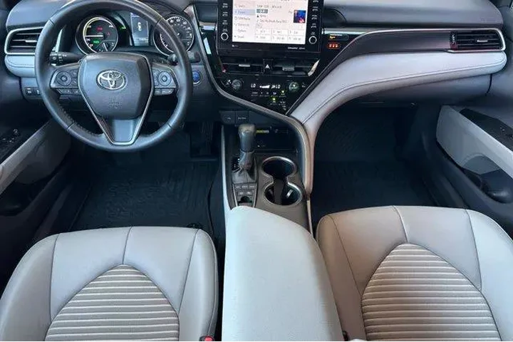 $27000 : Toyota Camry Hybrid 2024 SE image 6