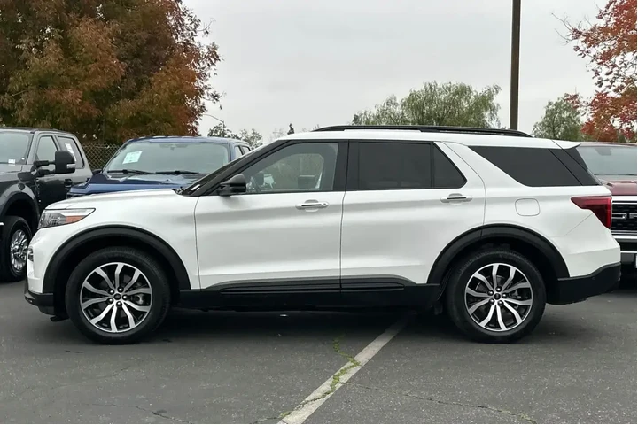 $28153 : Ford Explorer 2020 AWD ST 4d image 5