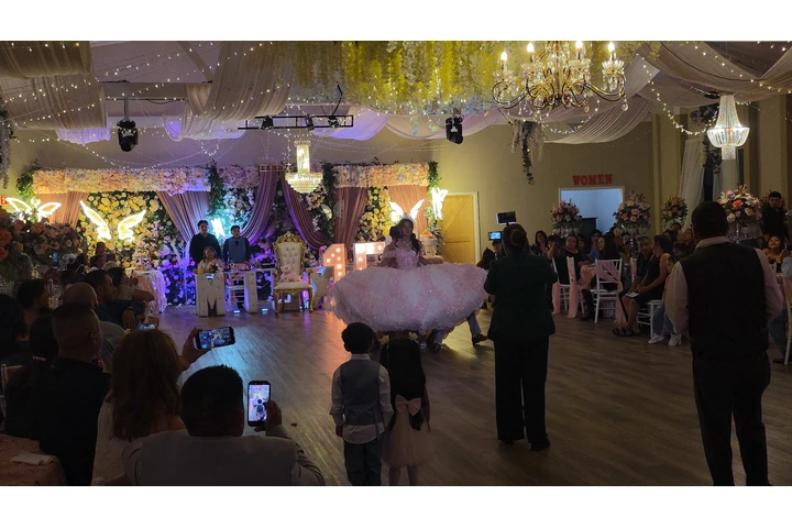 Salon de fiesta especial image 4