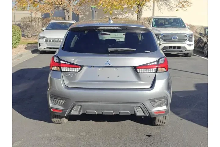 $21360 : Mitsubishi Outlander Sport 2 image 6