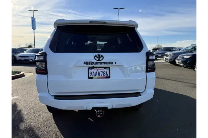 $38899 : Toyota 4Runner 2023 4x4 SR5 image 5