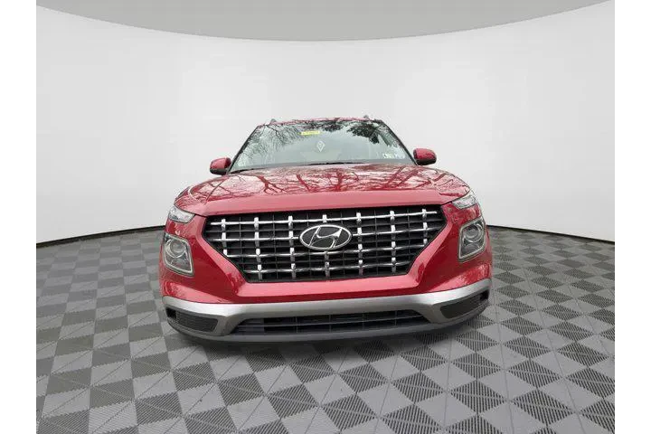 $17916 : Hyundai VENUE 2023 SEL 4dr C image 2