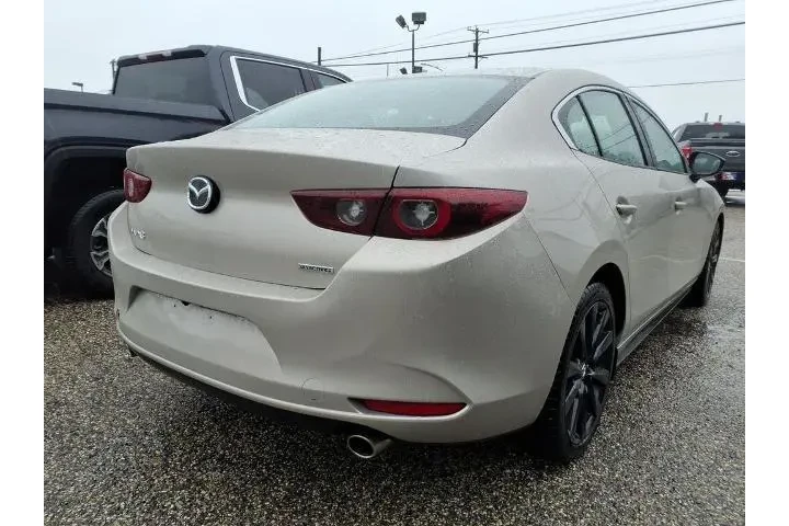 $20988 : Mazda Mazda3 Sedan 2024 2.5 image 6