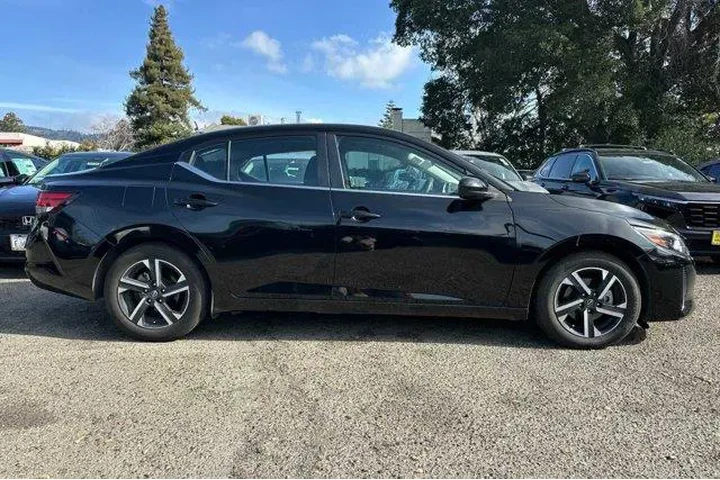 $14881 : Nissan Sentra 2024 SV 4dr Se image 3