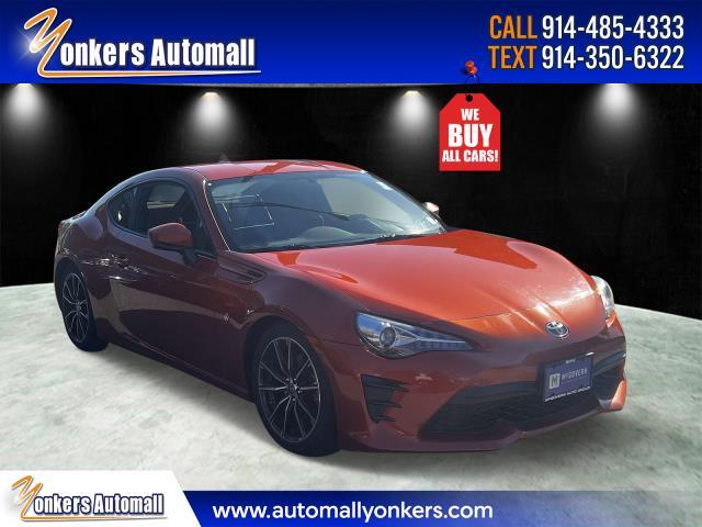$19985 : Pre-Owned 2017 86 Manual image 1