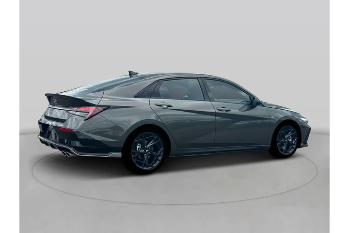 $23920 : Hyundai ELANTRA 2024 N Line image 8