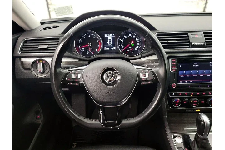 $15998 : Volkswagen Passat 2018 2.0T image 10