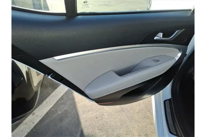 $24746 : Genesis G70 2023 2.0T 4dr Se image 10