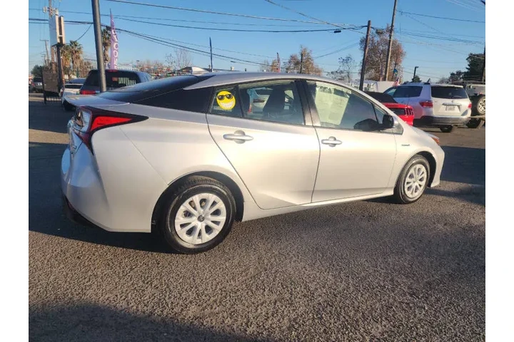 $16999 : 2019 Prius L Eco image 7