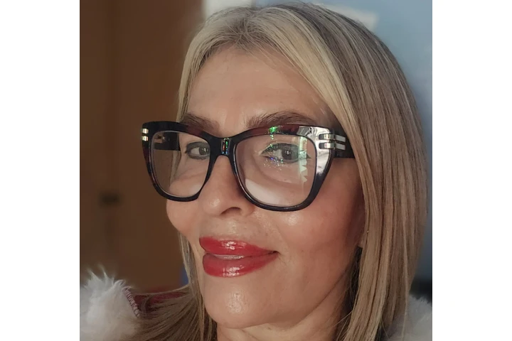 Señora Linda image 1