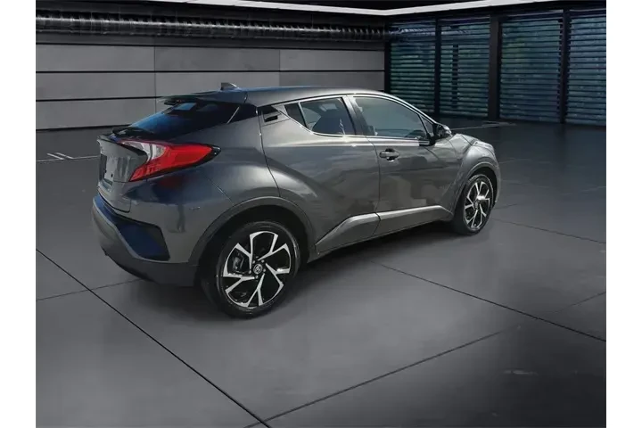 $22788 : Toyota C-HR 2021 XLE 4dr Cro image 8
