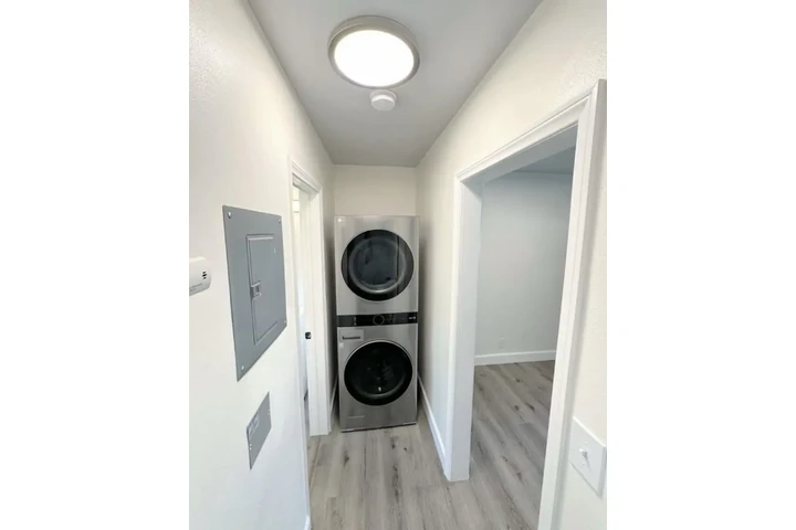 $1100 : ¡APTO PRIVADO DE 1 HABITACION! image 4
