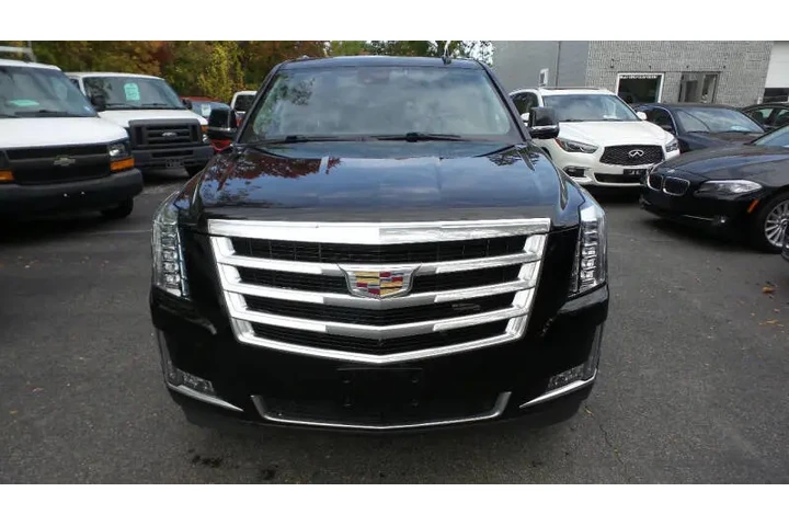 $33900 : 2020 Escalade Luxury image 8
