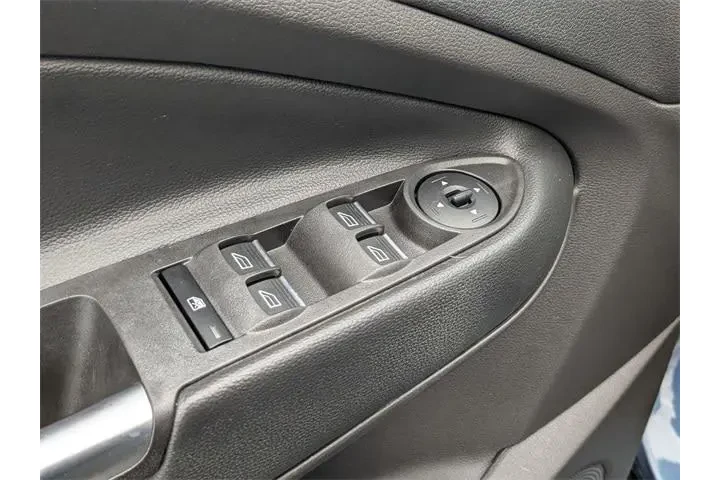 $13992 : Ford Escape 2018 Titanium 4d image 10