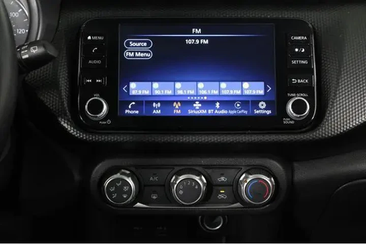 $17246 : Nissan Kicks 2023 SV 4dr Cro image 7