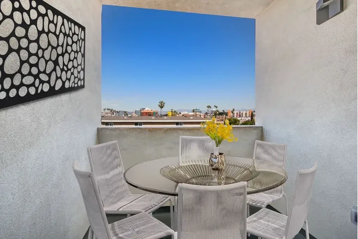 $1000 : Cozy 1-Bedroom and 1-Bathroom image 8